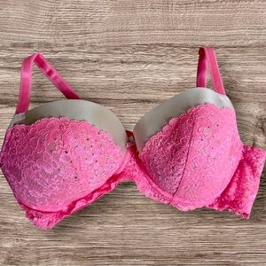Victorias Secret pink lace lightly lined Dream Angels lined Demi bra. 40C